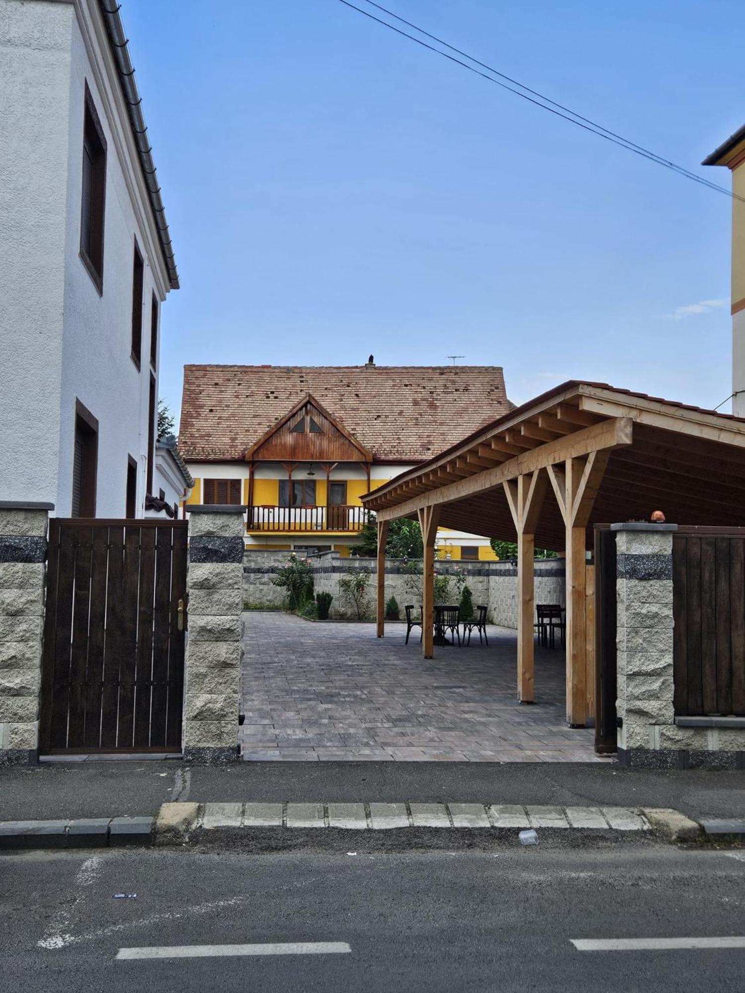 Casa Raduly - Apartament Demisol Sibiu Exterior photo